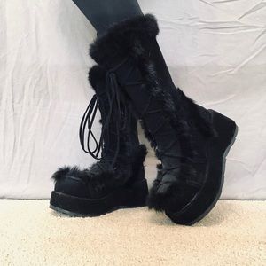 Demonia Cubby-311 Boots
